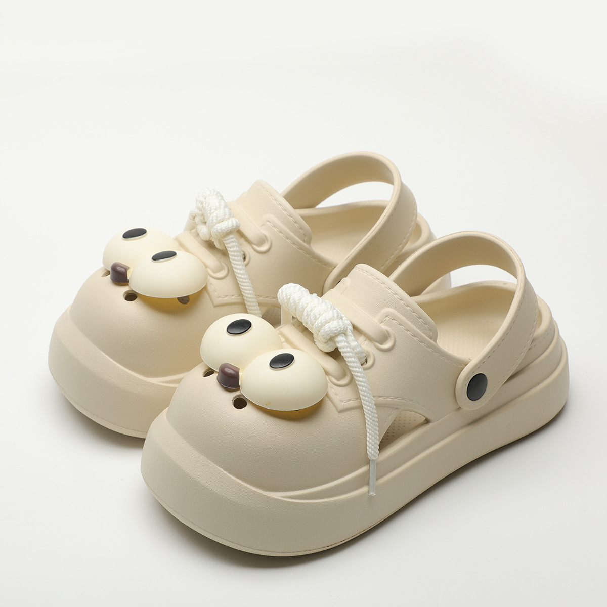 Street Fashion Girl - Sepatu Clog Fashion DIY Mata Besar
