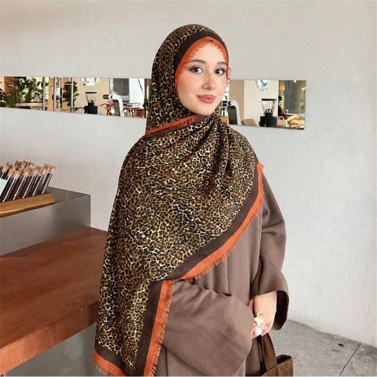 Street Fashion Hijab - Jilbab Motif Leopard Vintage, Syal Lembut