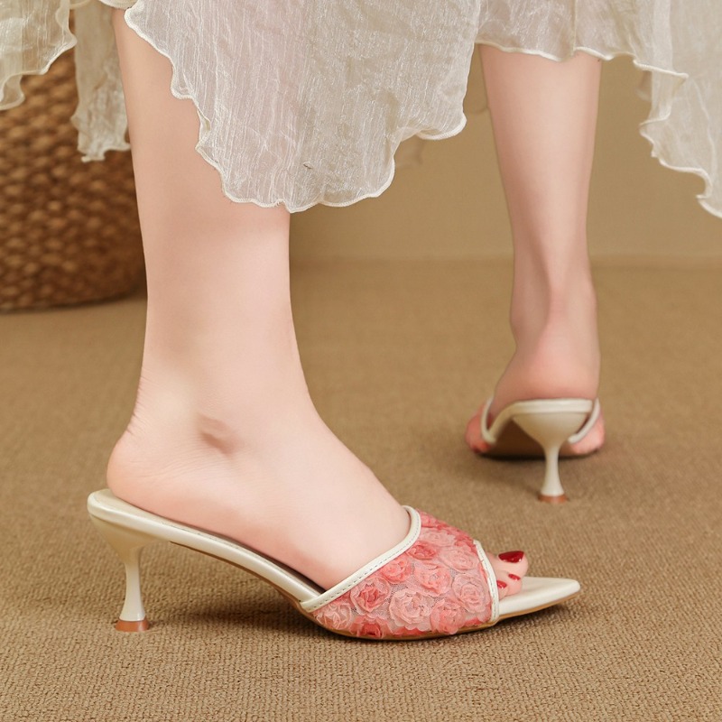 Sandal Wanita Desainer Bordir  - Street Fashion Rome ulasan dan harga